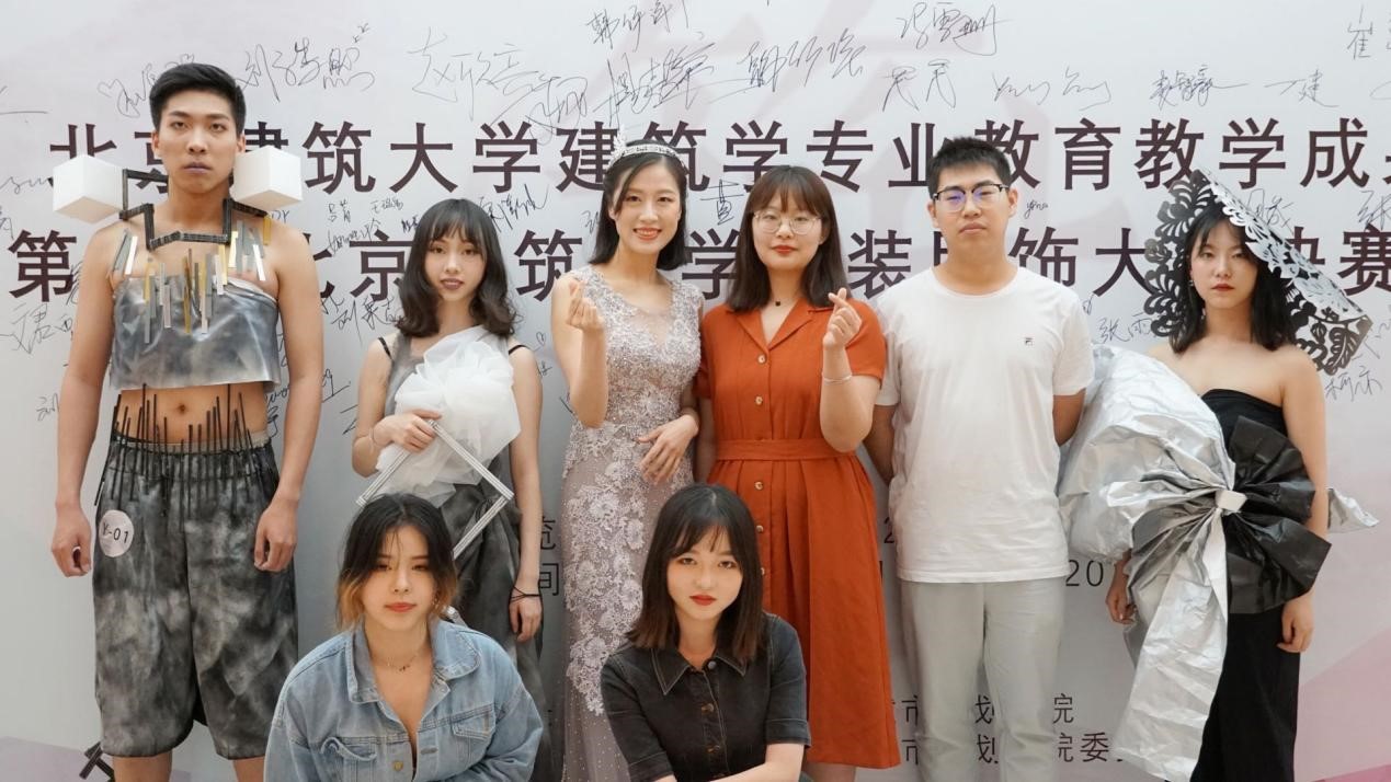 370810033f8f421697cd6c89d1e6286b.jpg 4.jpg